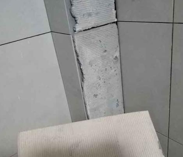诸暨瓷砖空鼓维修公司分享下厨房瓷砖脱落的补救措施。